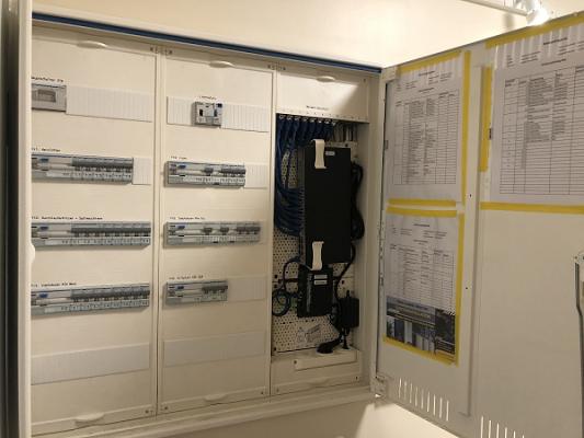 Henschen Elektrotechnik - Industrieservice - Gewerbespeicher - Wärmepumpen