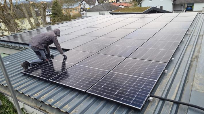 Vasile Bezman Photovoltaikanlagen Montage