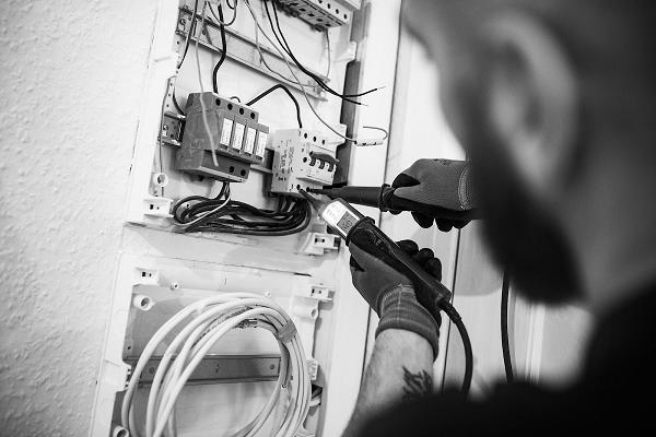 MaCa Service GmbH | Elektroinstallation, Maler, Renovierung & Sanierung