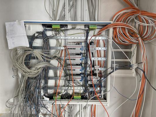 Pars Technik GmbH (Elektrotechnik & Informationstechnik)